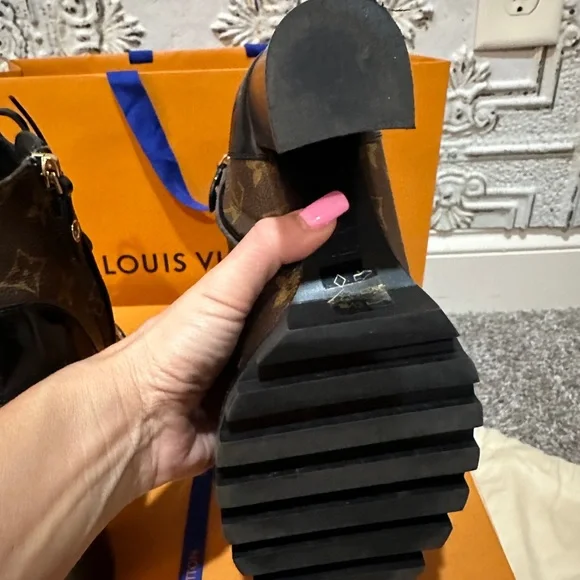 Louis Vuitton Star Trail Ankle Boot - Size 8 - Wore Once - Picture 8 of 16